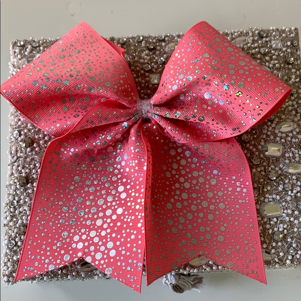2  bows!